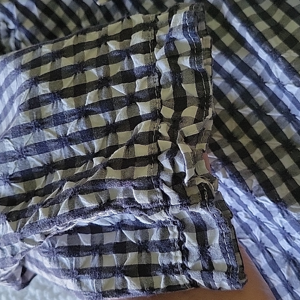 D & co gingham 3/4 ruffle sleeve top - Picture 7 of 8